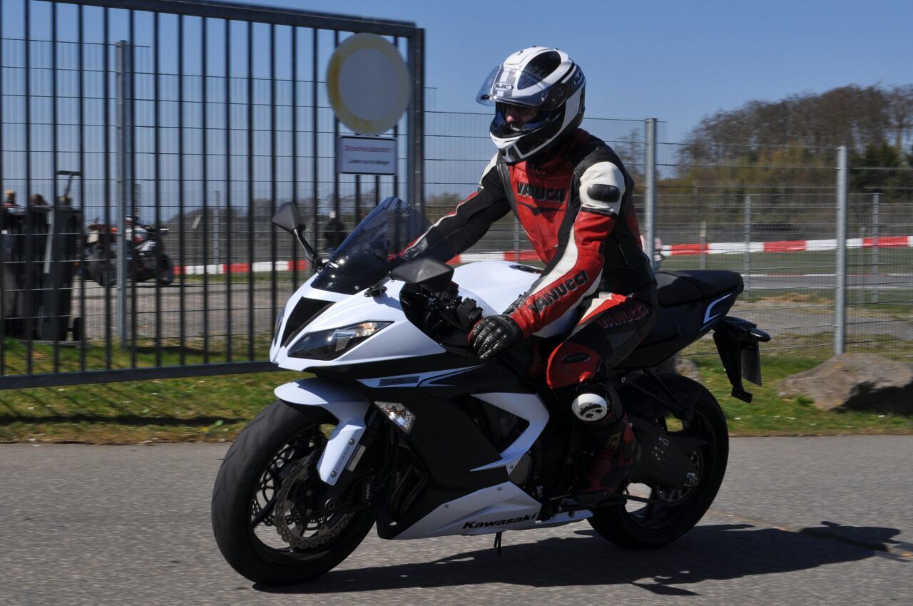 2013 KAWASAKI NINJA ZX6R 636 | Picture 2800107 motorcycle photo