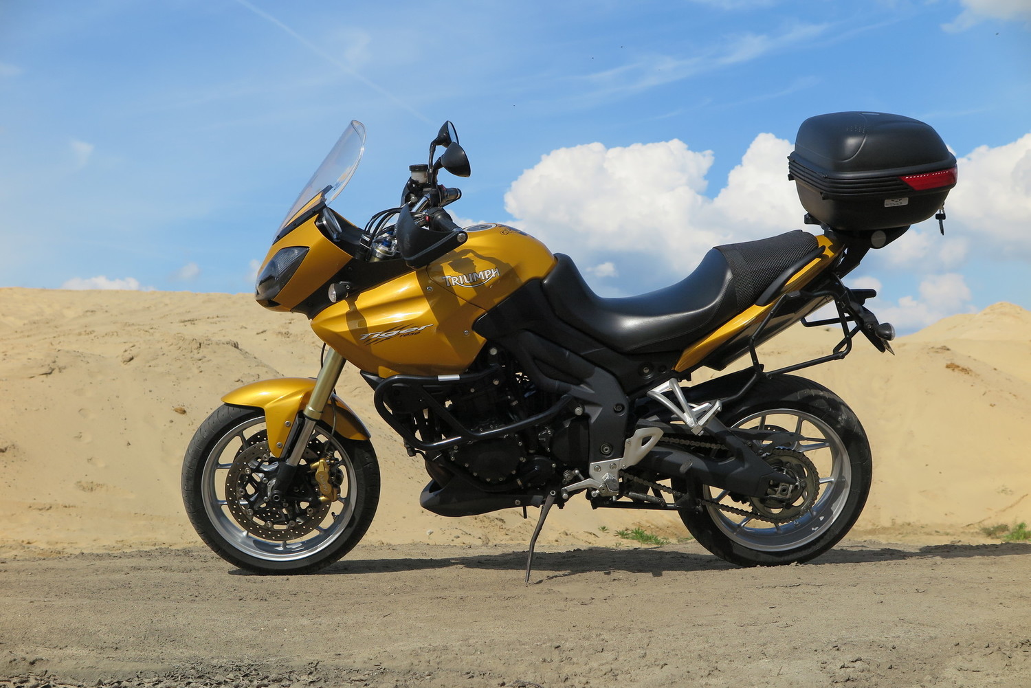 2007 TRIUMPH TIGER 1050 | Picture 2800634 motorcycle photo