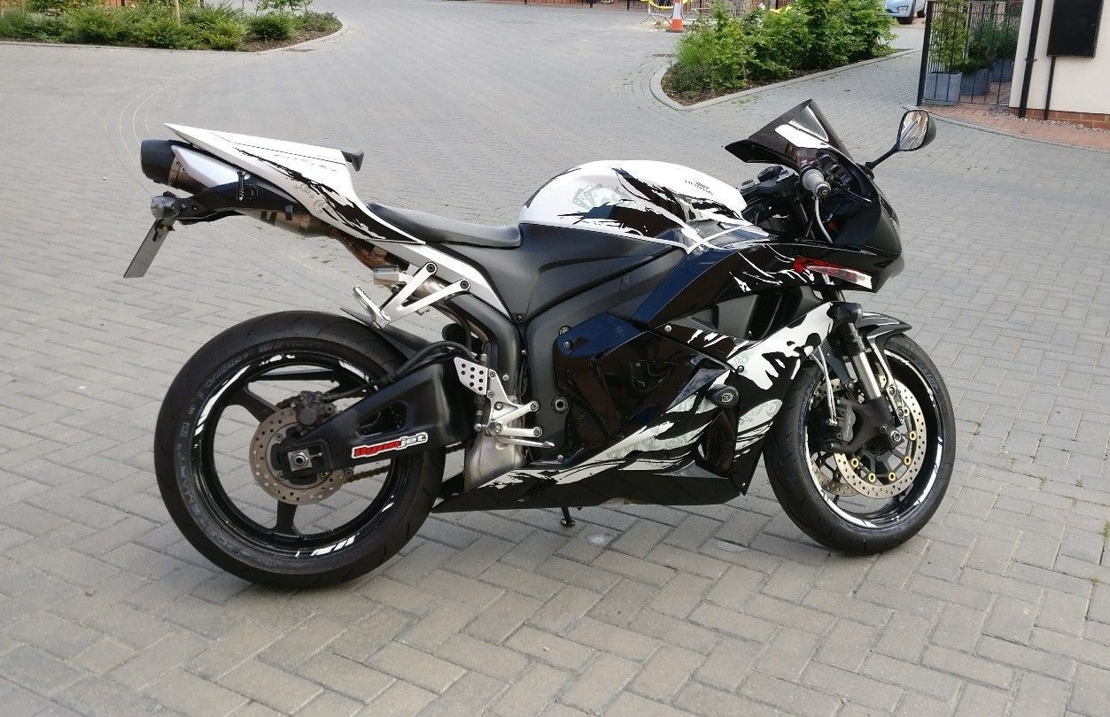 2010 HONDA CBR 600 RR | Picture 2802305 motorcycle photo
