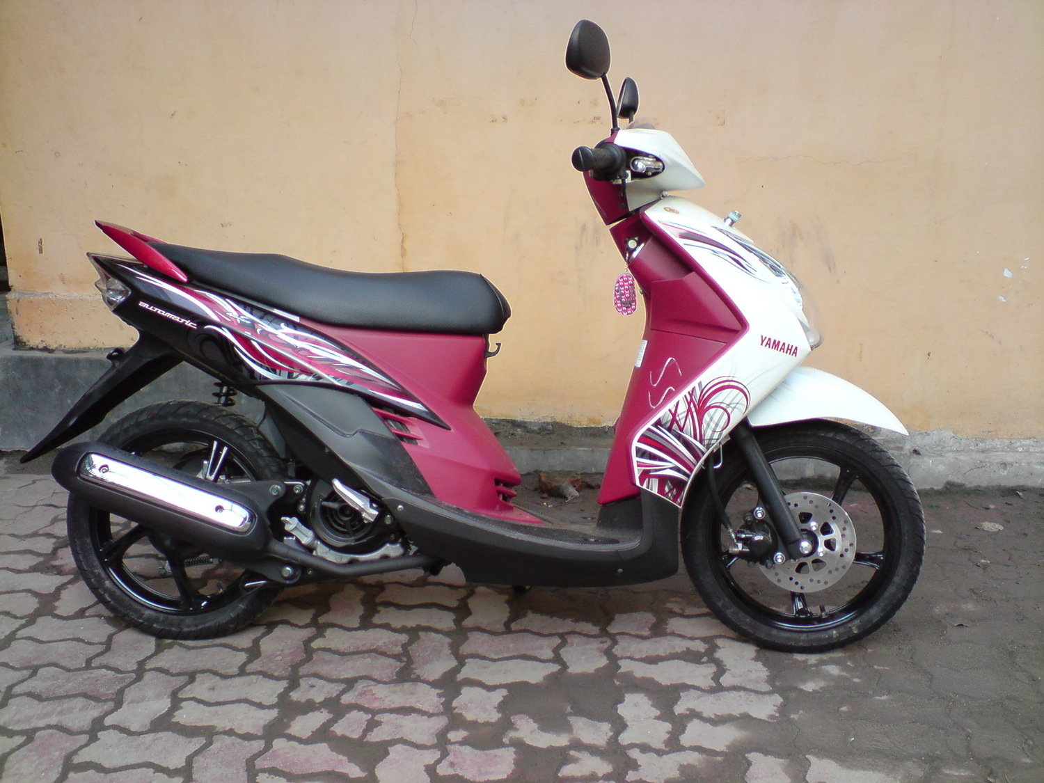 2010 YAMAHA MIO | Picture 2805482 motorcycle photo