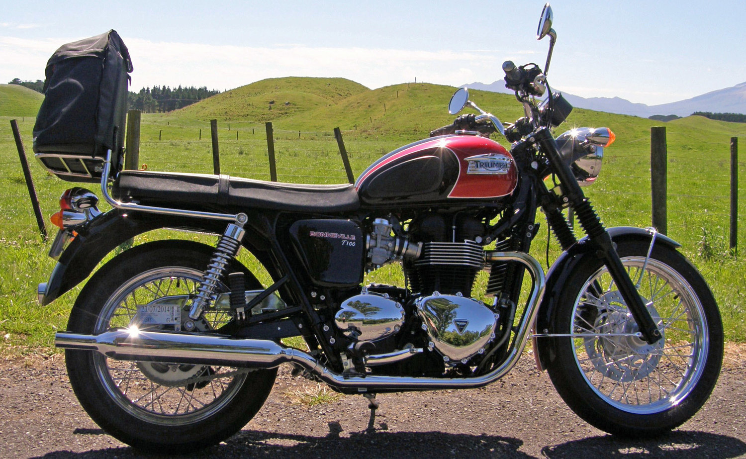 2014 TRIUMPH BONNEVILLE T100 | Picture 2809086 motorcycle photo