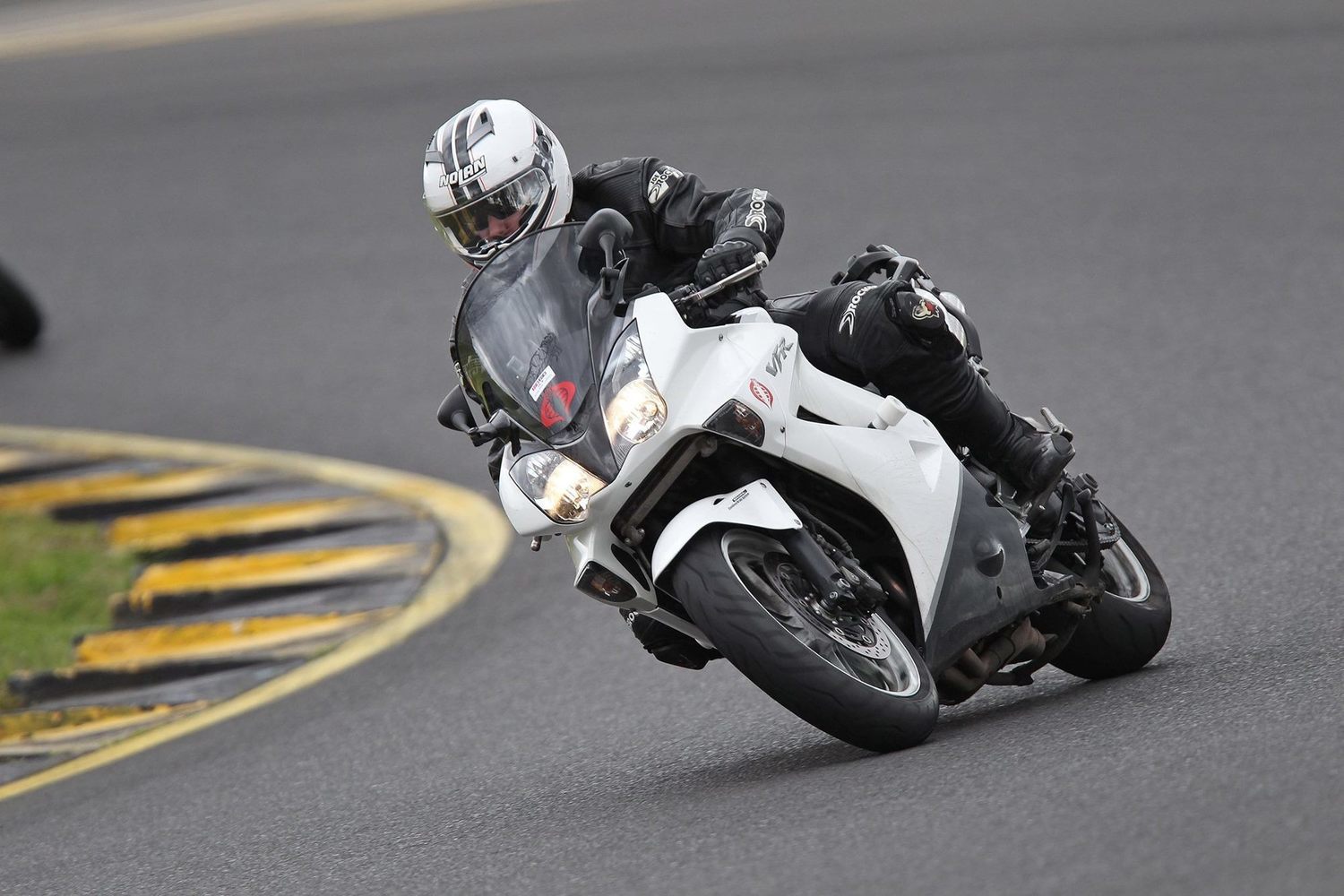 2011 HONDA VFR 800 VTEC | Picture 2809359 motorcycle photo