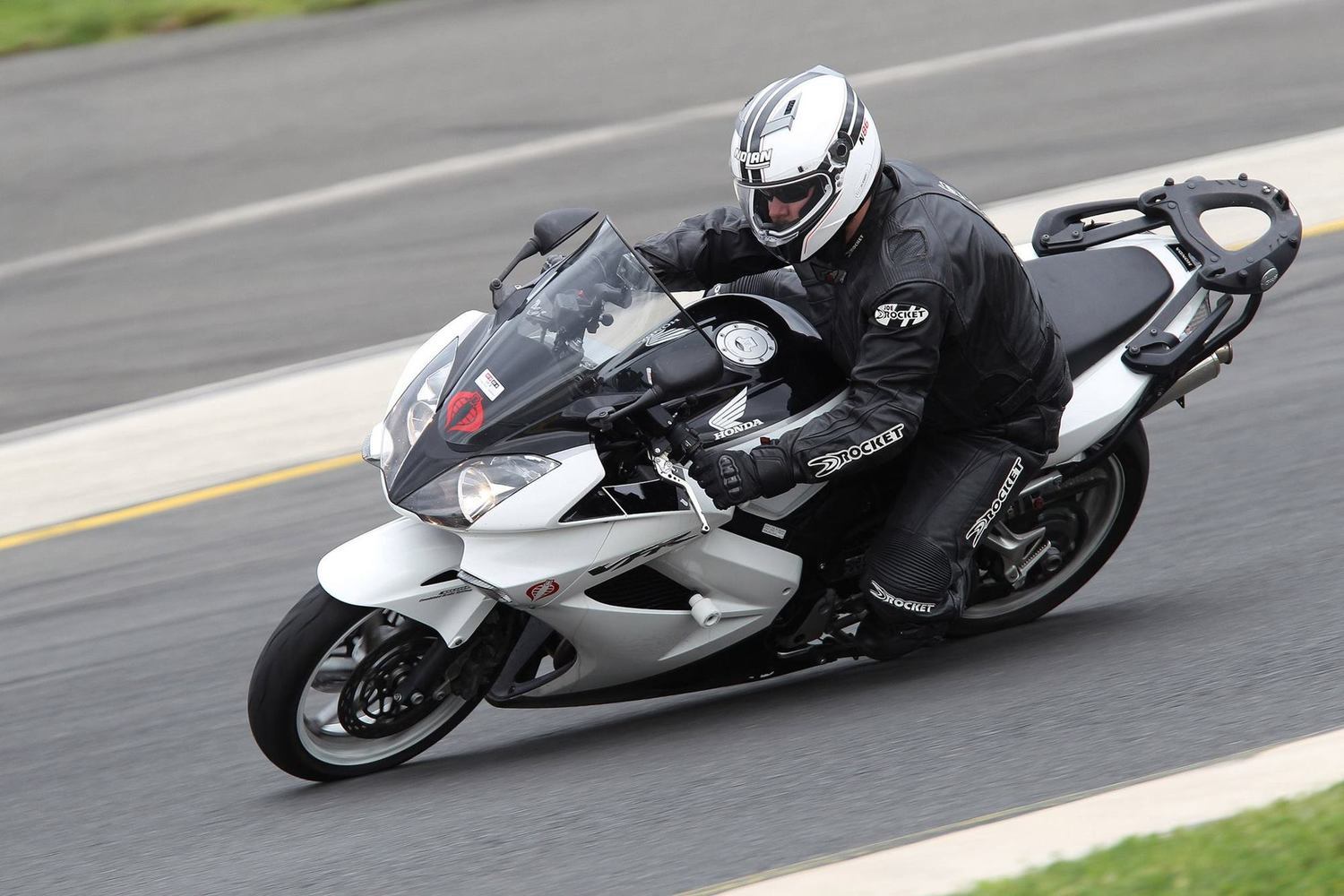2011 HONDA VFR 800 VTEC | Picture 2809366 motorcycle photo