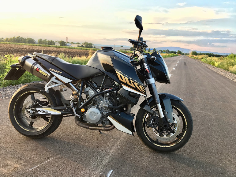 2011 KTM 990 SUPERDUKE | Picture 2811675 motorcycle photo