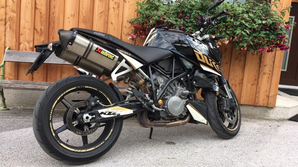 2011 KTM 990 SUPERDUKE | Picture 2811699 motorcycle photo