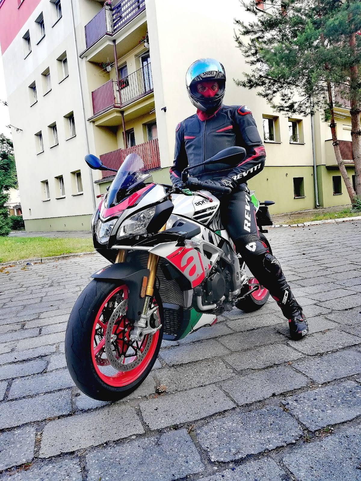 2017 APRILIA TUONO FACTORY | Picture 2821319 motorcycle photo