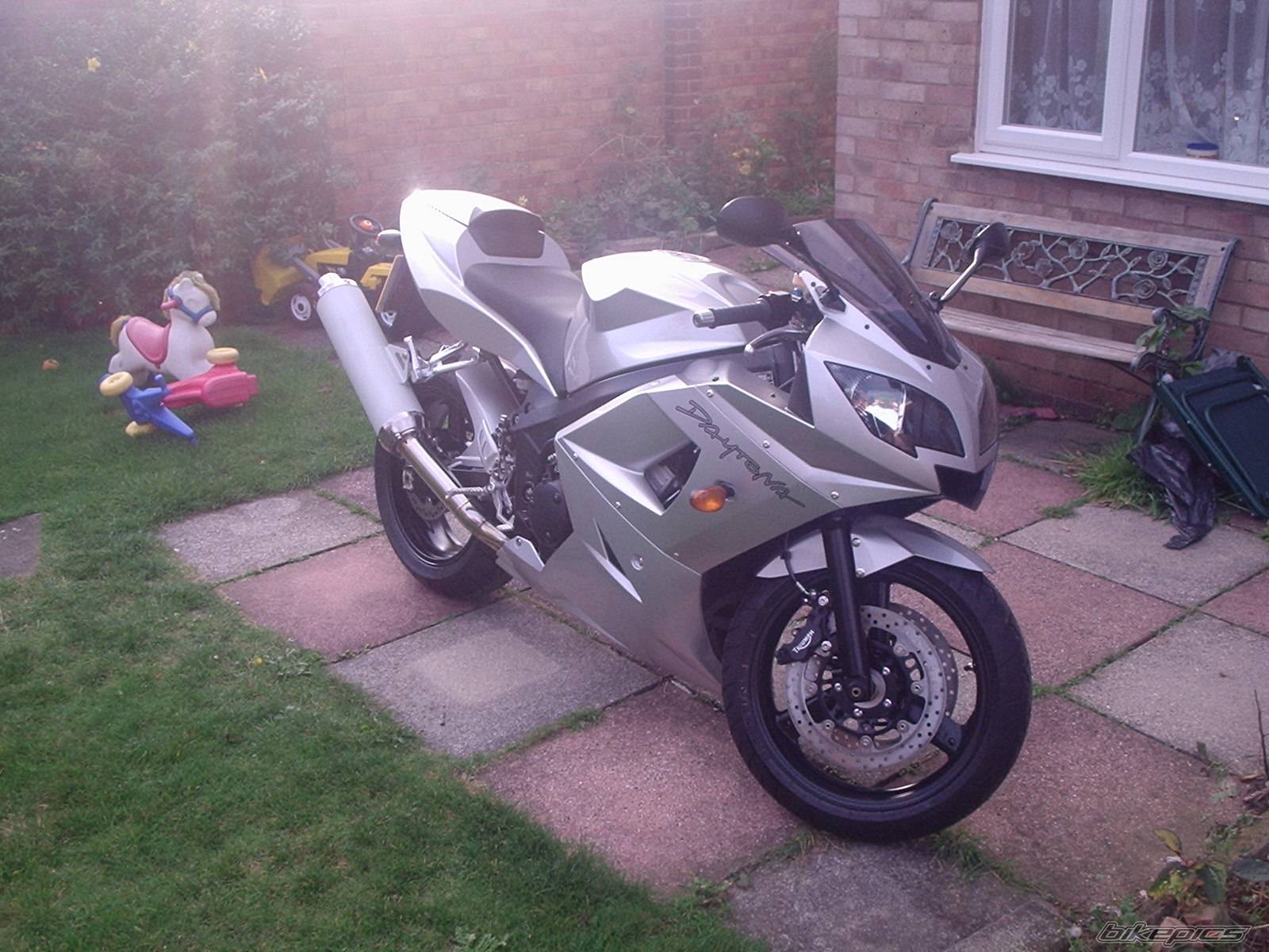 2004 TRIUMPH DAYTONA 600 | Picture 289904 motorcycle photo