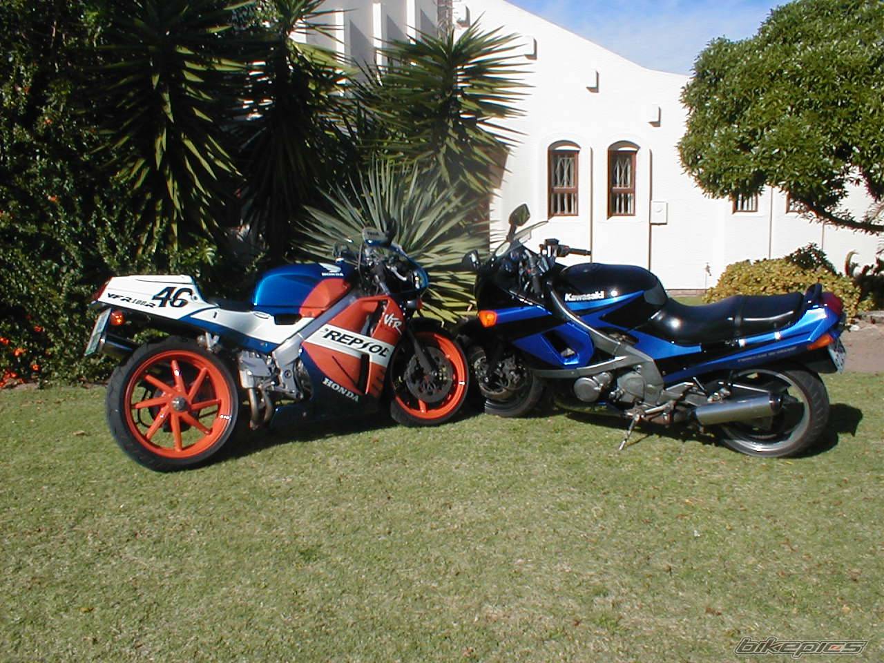 1993 HONDA VFR 400 | Picture 29379 motorcycle photo