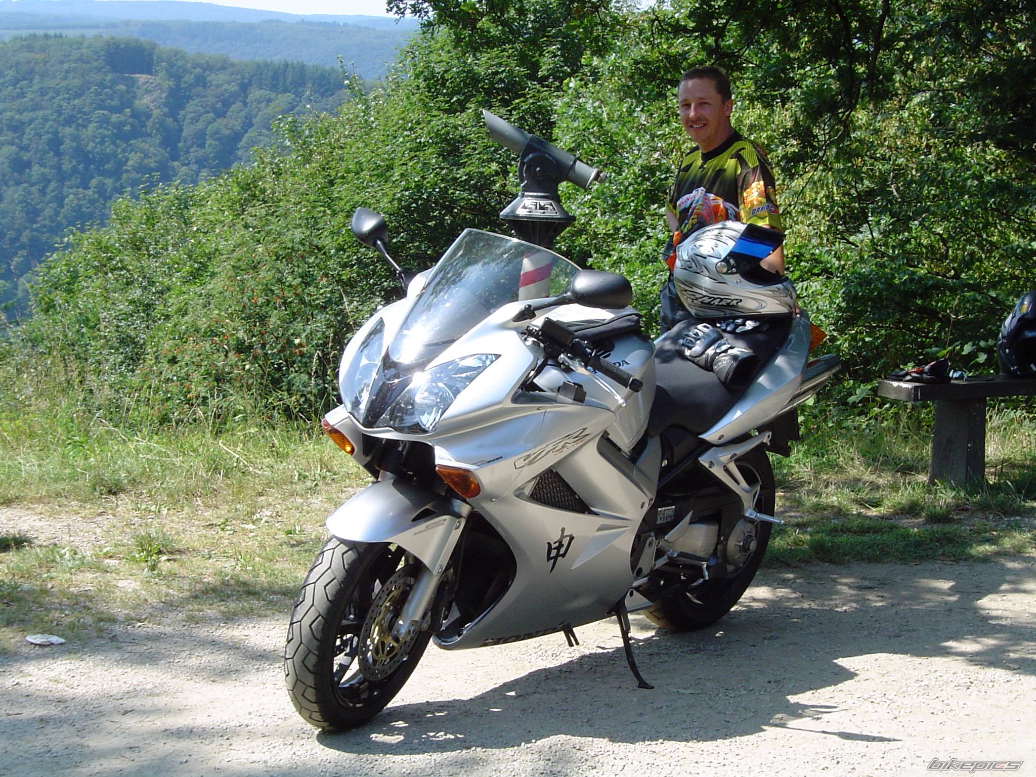 2004 HONDA VFR 800 | Picture 296167 motorcycle photo