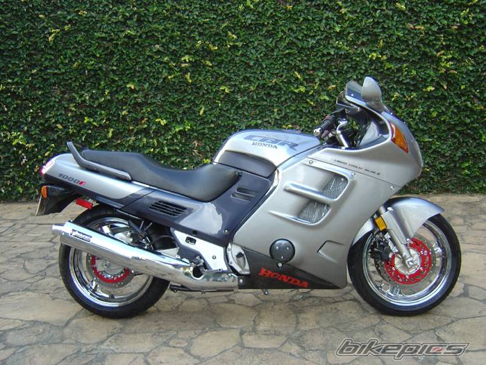 1990 HONDA CBR 1000 F | Picture 300404 motorcycle photo