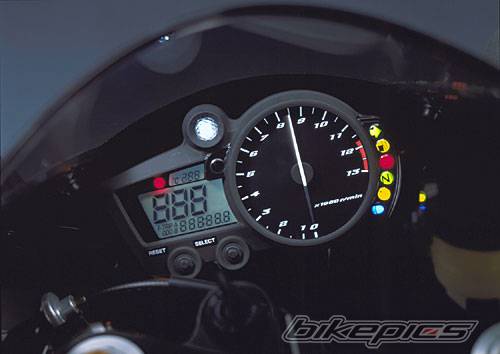 2002 YAMAHA YZF R1 | Picture 30133 motorcycle photo