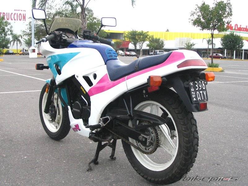 1989 HONDA VTR 250 | Picture 304011 motorcycle photo