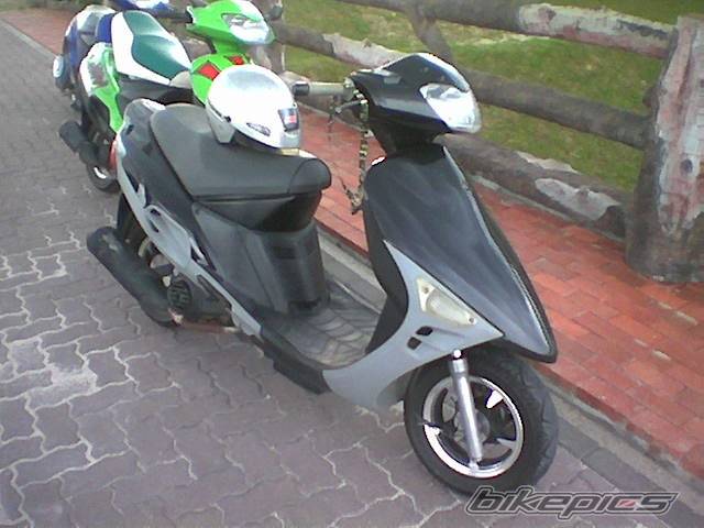 2004 SUZUKI VS 125 | Picture 323989 motorcycle photo
