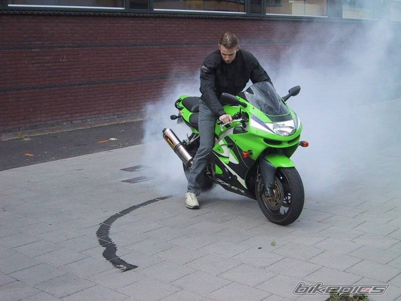 1998 KAWASAKI ZX 6R | Picture 32546 motorcycle photo