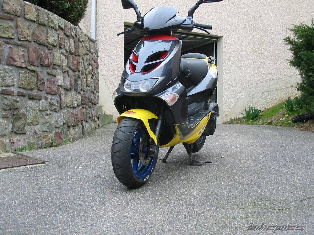 2002 APRILIA SR RACING 50 | Picture 326155 motorcycle photo