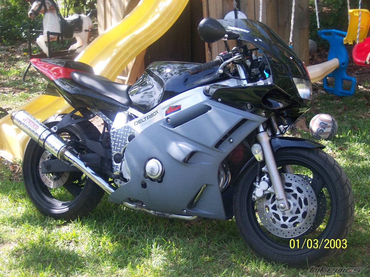 1991 YAMAHA FZR 600 | Picture 330649 motorcycle photo