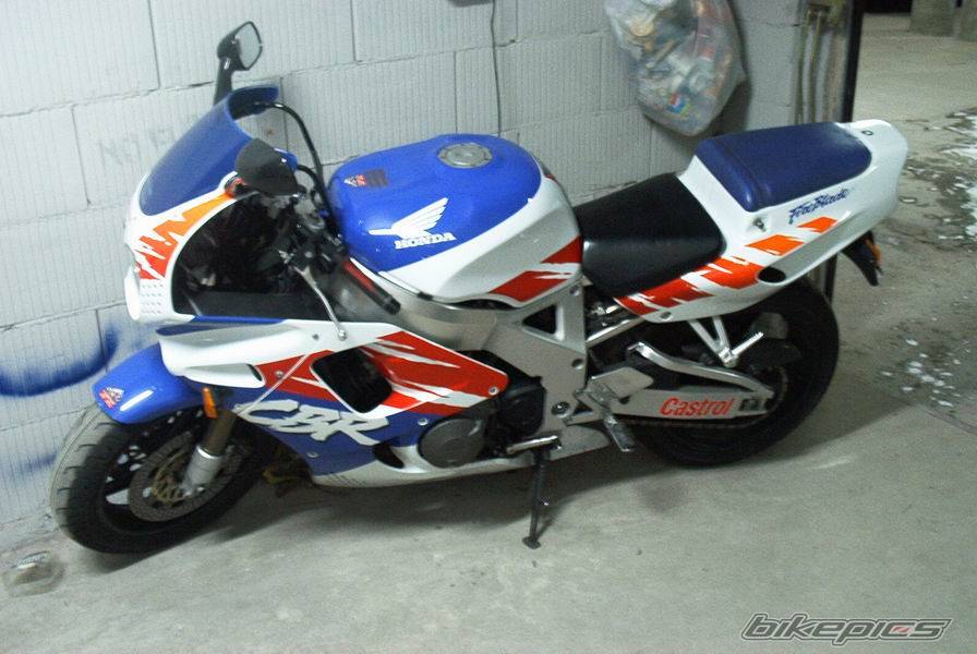 1992 HONDA CBR 900 | Picture 33675 motorcycle photo