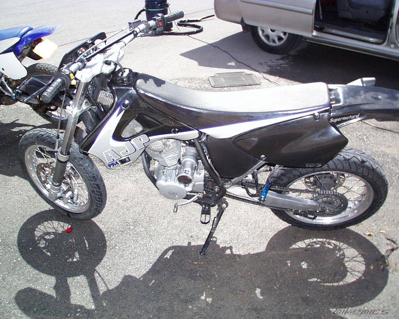 2004 AJP PR4 125 | Picture 339207 motorcycle photo
