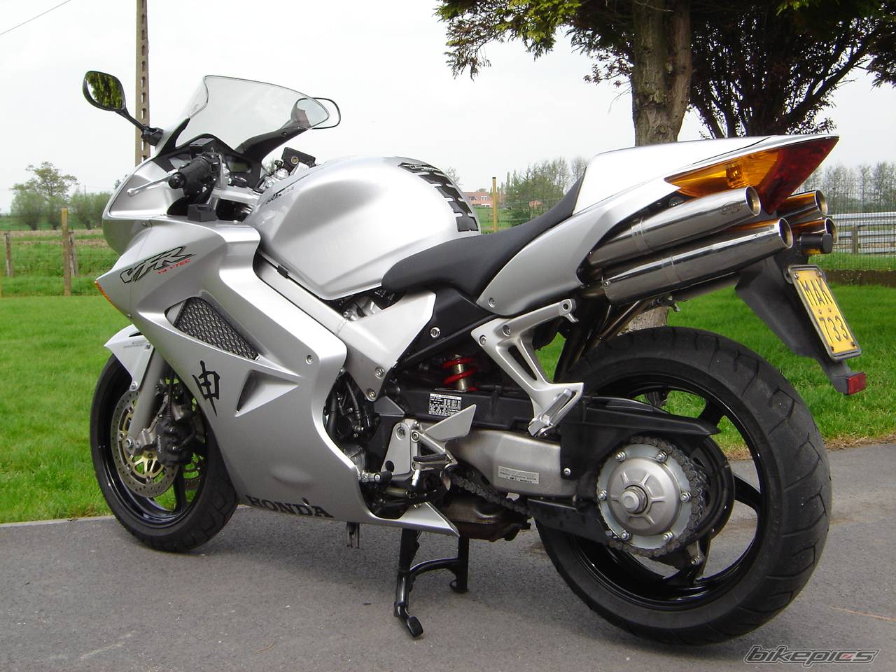 2004 HONDA VFR 800 | Picture 345154 motorcycle photo