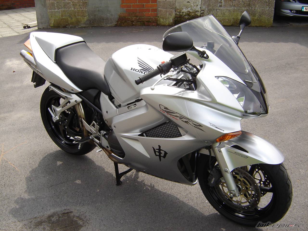 2004 HONDA VFR 800 | Picture 345163 motorcycle photo