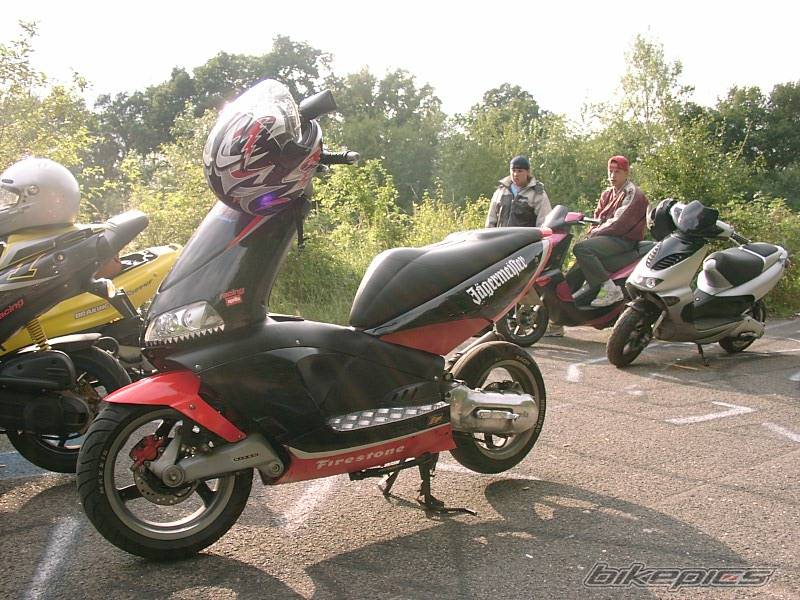 2002 APRILIA SR 50 | Picture 34704 motorcycle photo