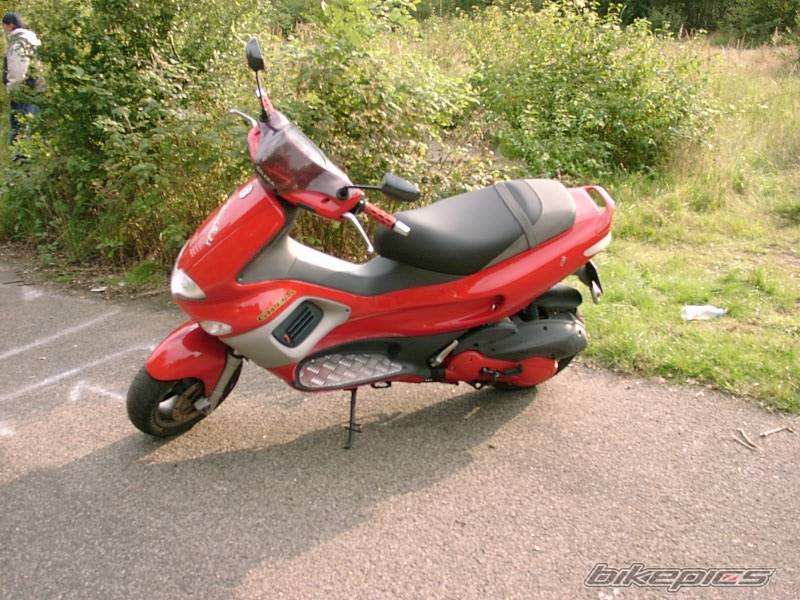 2002 APRILIA SR 50 | Picture 34716 motorcycle photo