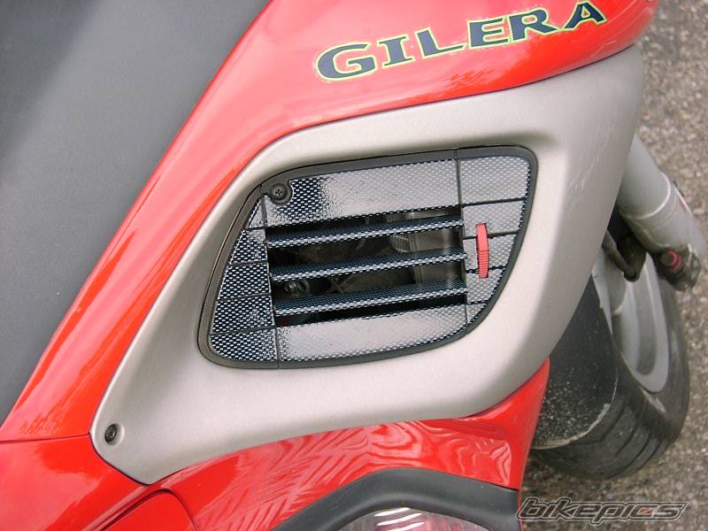 2002 APRILIA SR 50 | Picture 34720 motorcycle photo