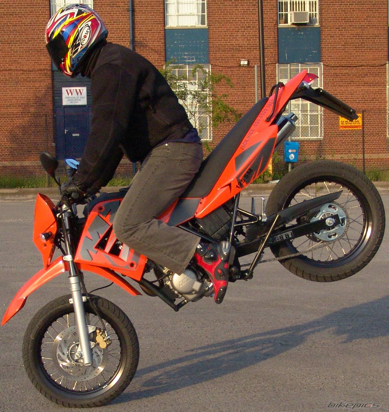 2005 MZ 125SM | Picture 352025 motorcycle photo