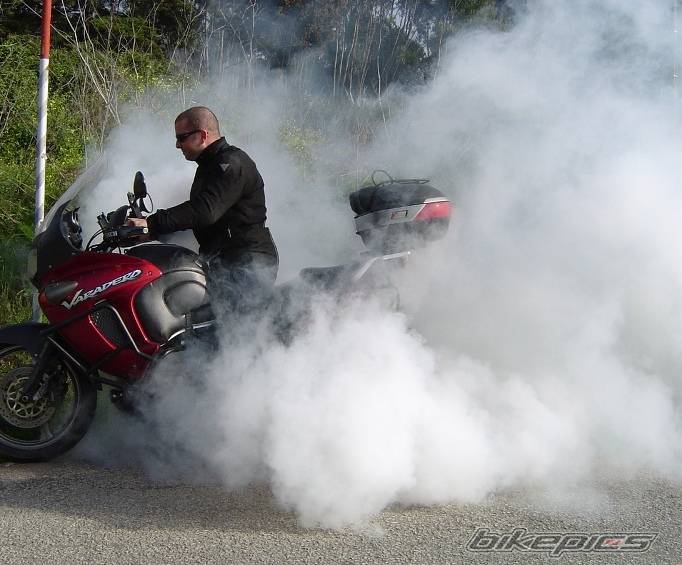 2002 HONDA VARADERO | Picture 354702 motorcycle photo