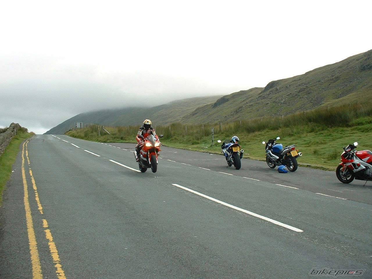 2000 YAMAHA YZF R1 | Picture 35998 motorcycle photo
