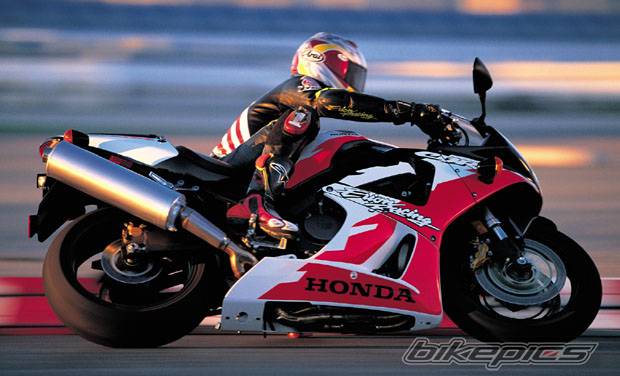 2001 HONDA CBR 900 | Picture 36617 motorcycle photo