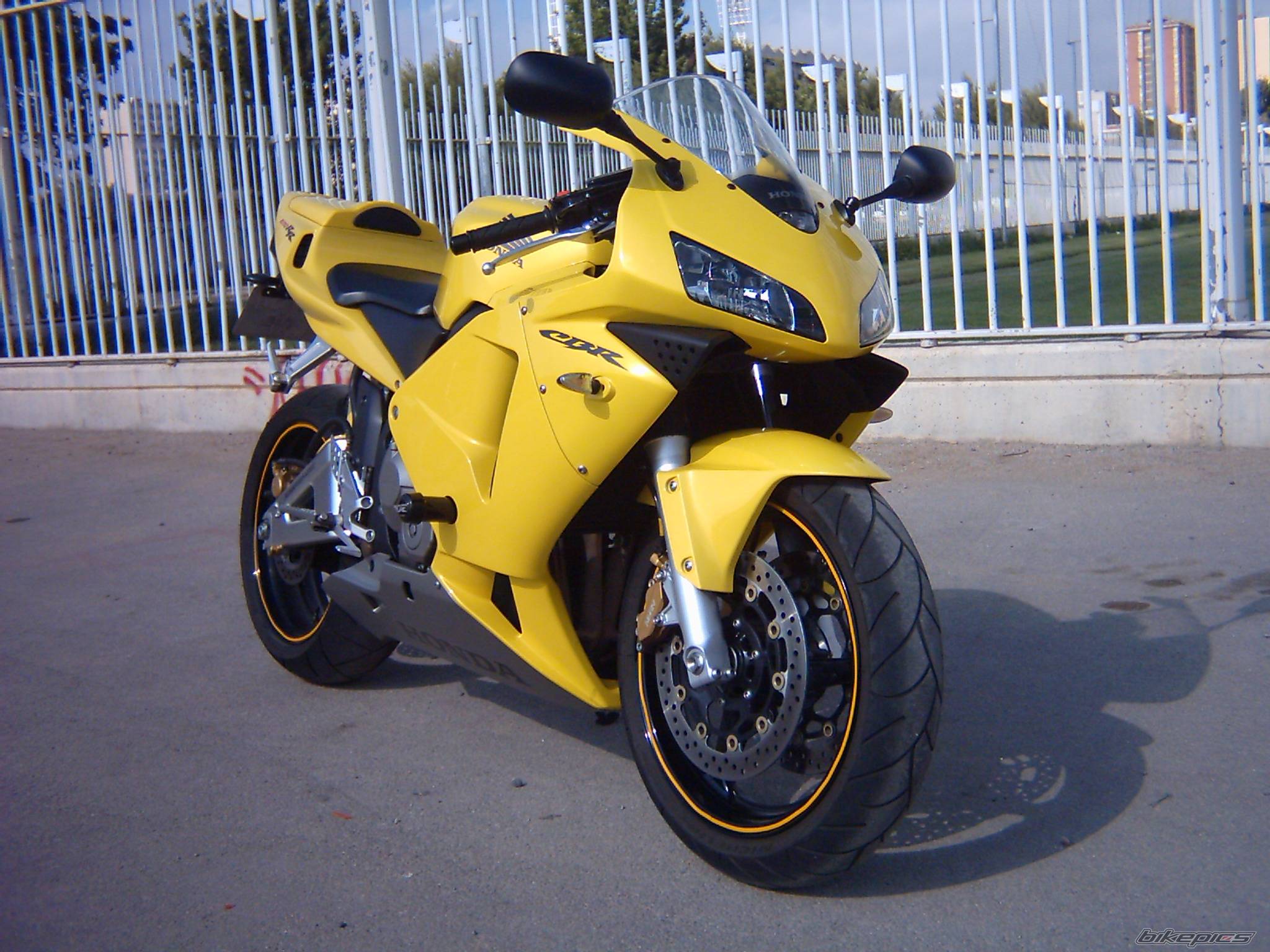 2004 HONDA CBR 600 | Picture 368143 motorcycle photo