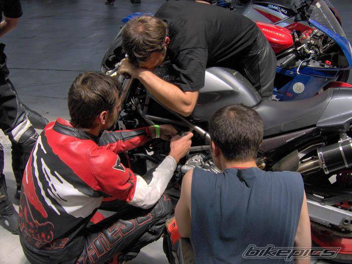 2001 SUZUKI GSX R 750 | Picture 373088 motorcycle photo