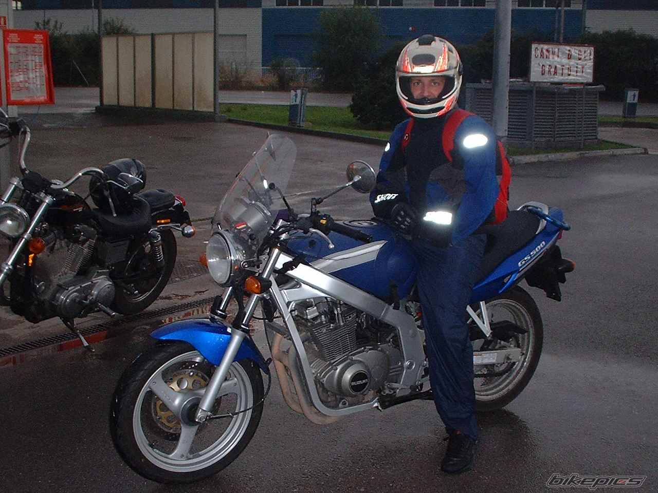 2001 SUZUKI GS 500 | Picture 38297 motorcycle photo