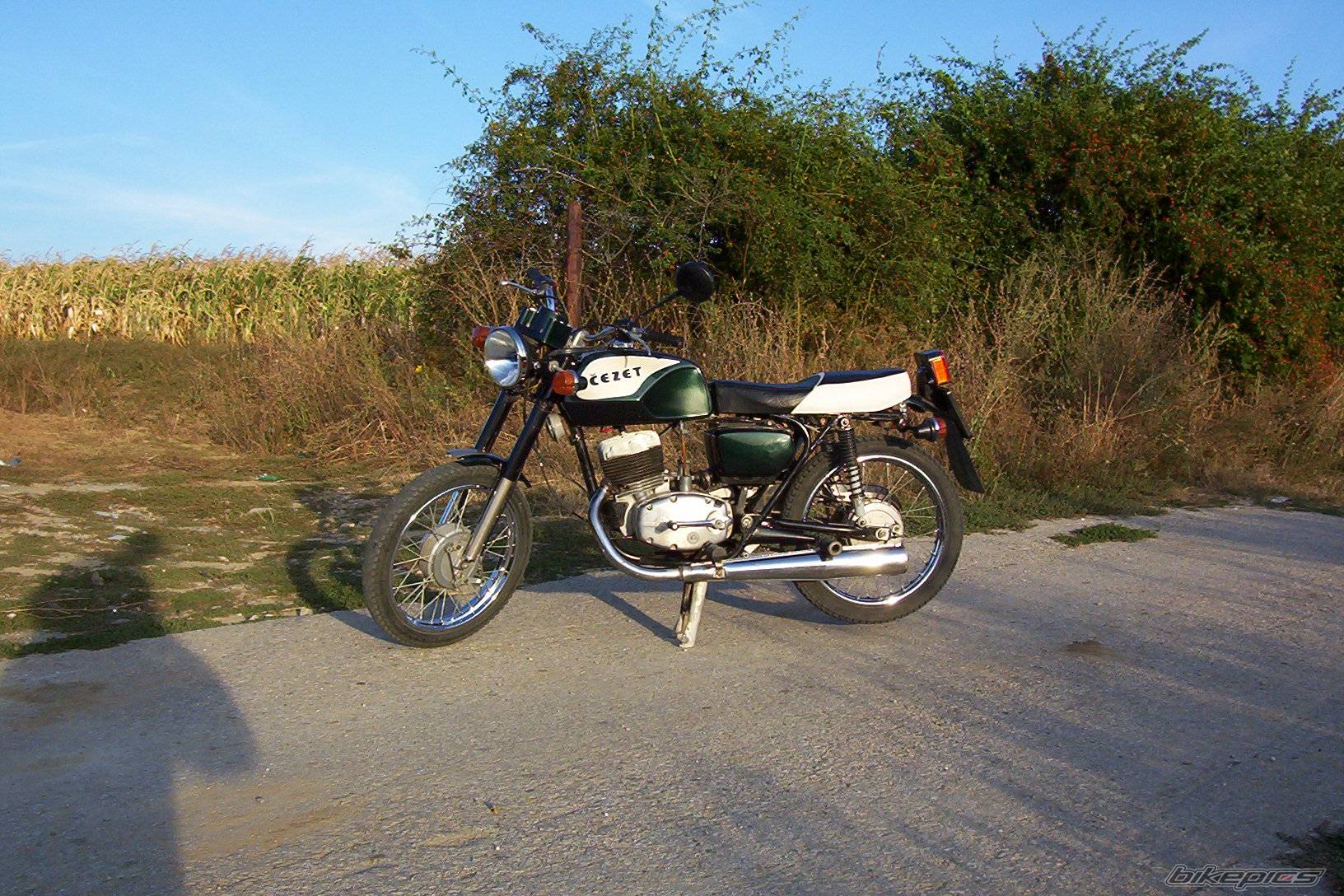 1987 CZ 175 | Picture 386425 motorcycle photo