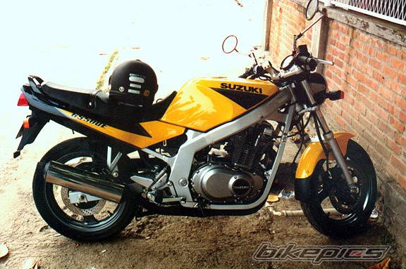 1999 SUZUKI GS 500 | Picture 3923 motorcycle photo