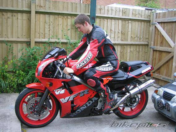 1992 HONDA VFR 400 | Picture 395483 motorcycle photo