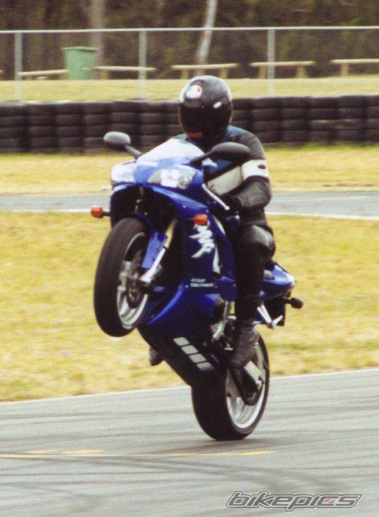 1998  YZF R1 | Picture 4 motorcycle photo