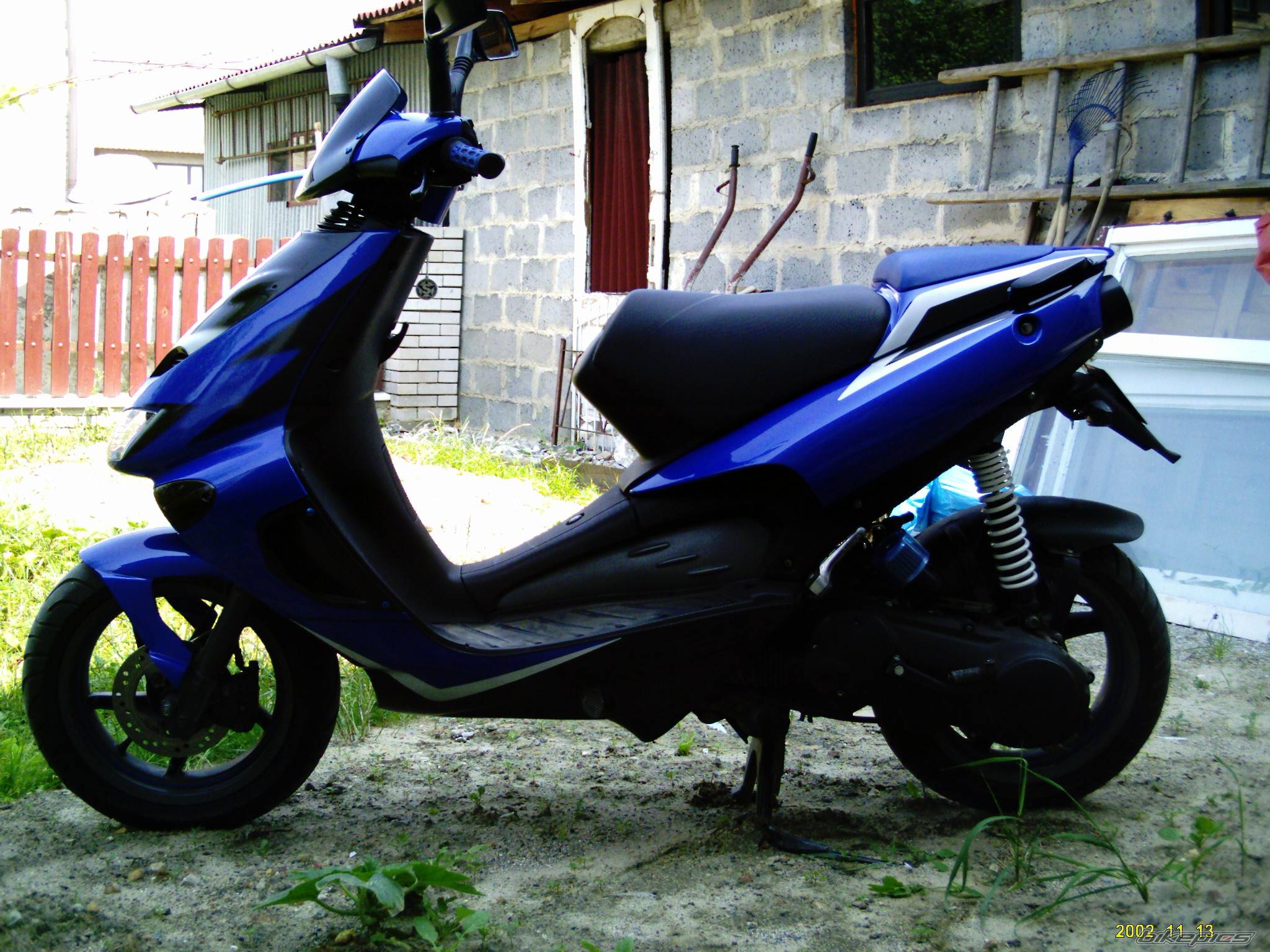2002 APRILIA SR 50 | Picture 400684 motorcycle photo