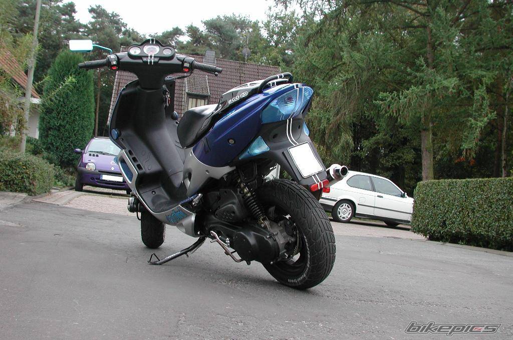 2000 DUCATI MONSTER 400 | Picture 40248 motorcycle photo