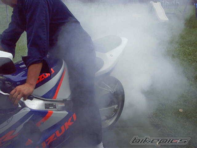 2001 SUZUKI GSX R 600 | Picture 40315 motorcycle photo