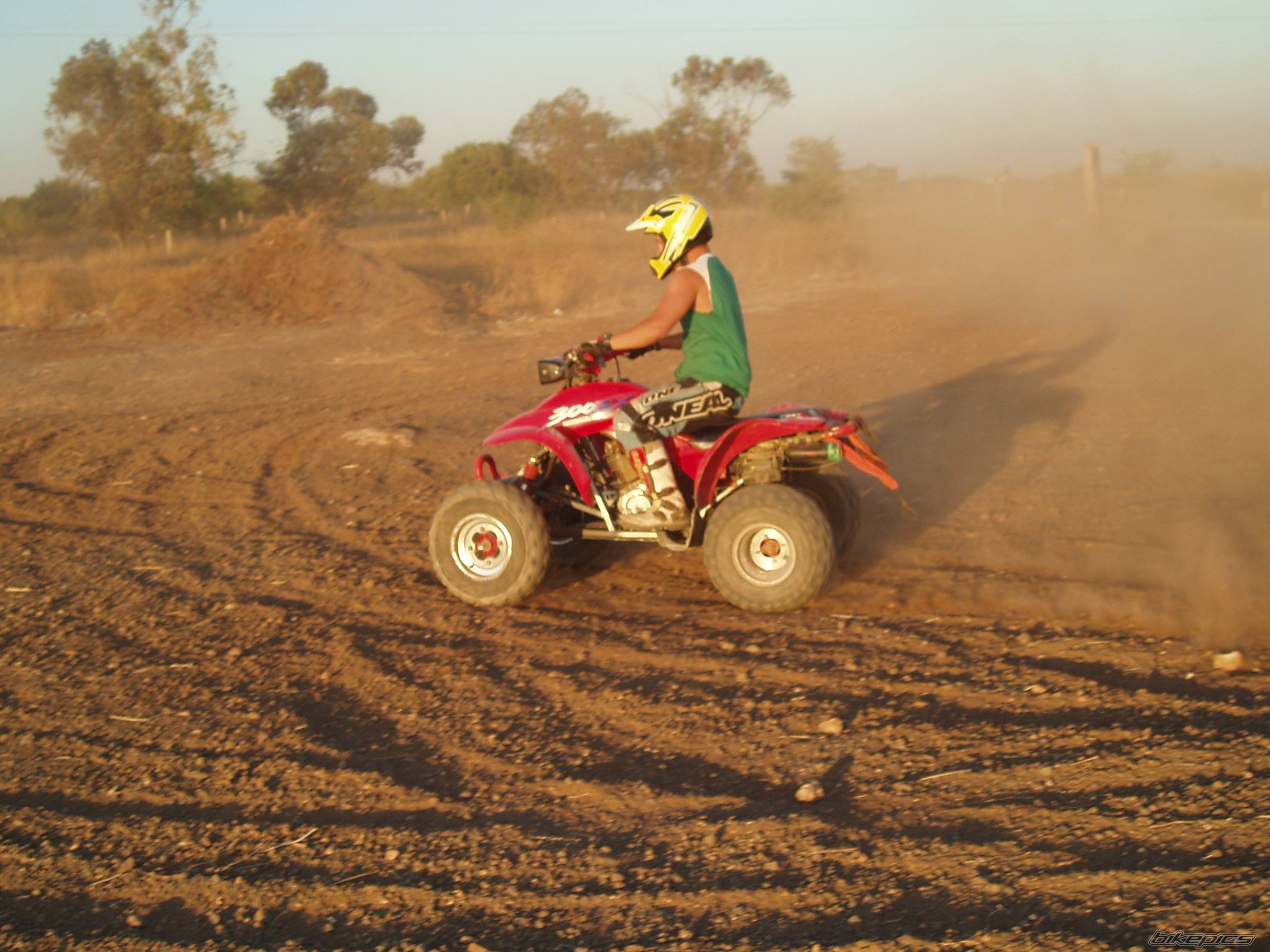 2004 ARCTIC CAT 400 4X4 | Picture 407074 motorcycle photo
