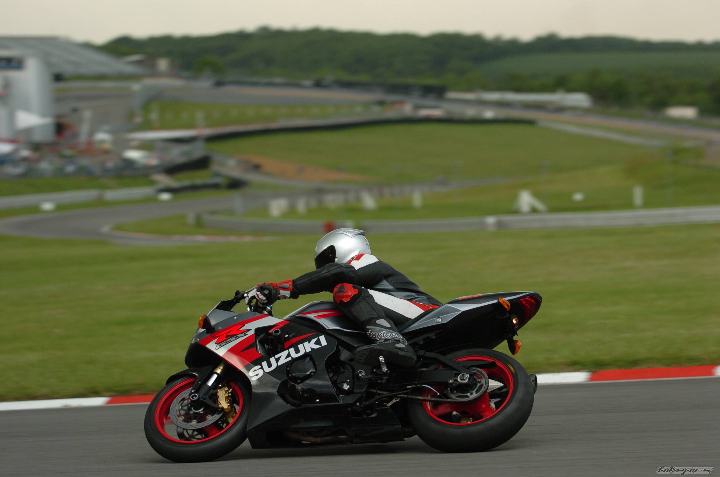 2004 SUZUKI GSX R 750 | Picture 411775 motorcycle photo