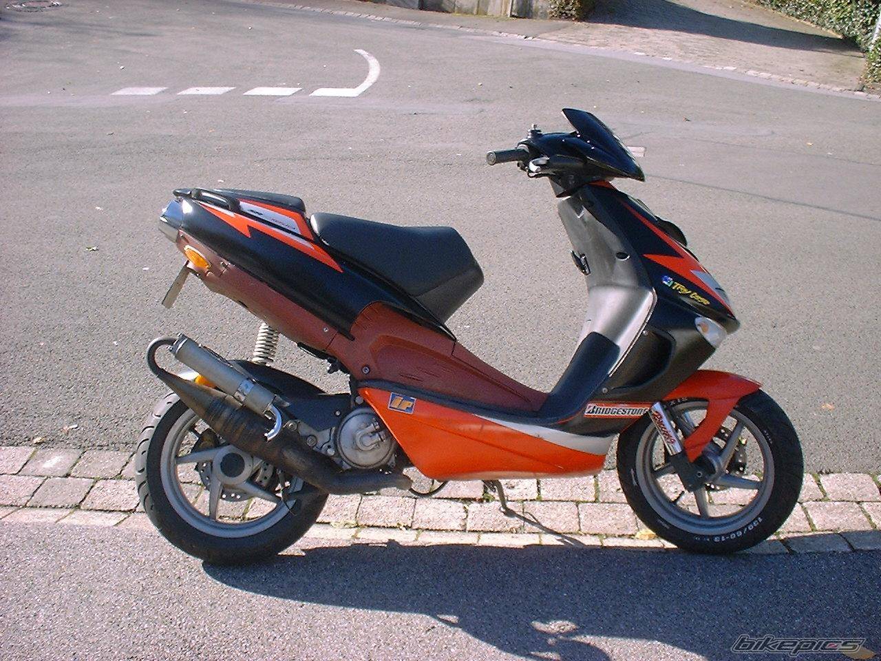 2002 APRILIA SR RACING 50 | Picture 41197 motorcycle photo