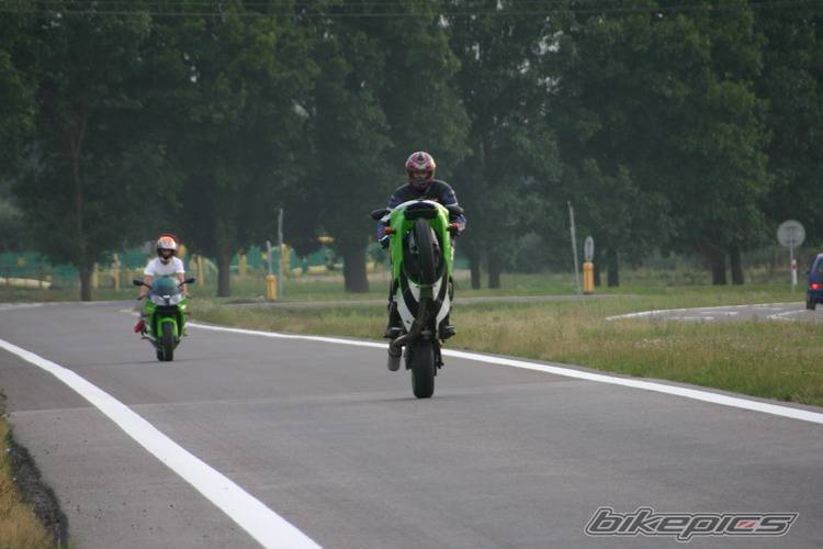 2000 KAWASAKI ZX 6R | Picture 412005 motorcycle photo