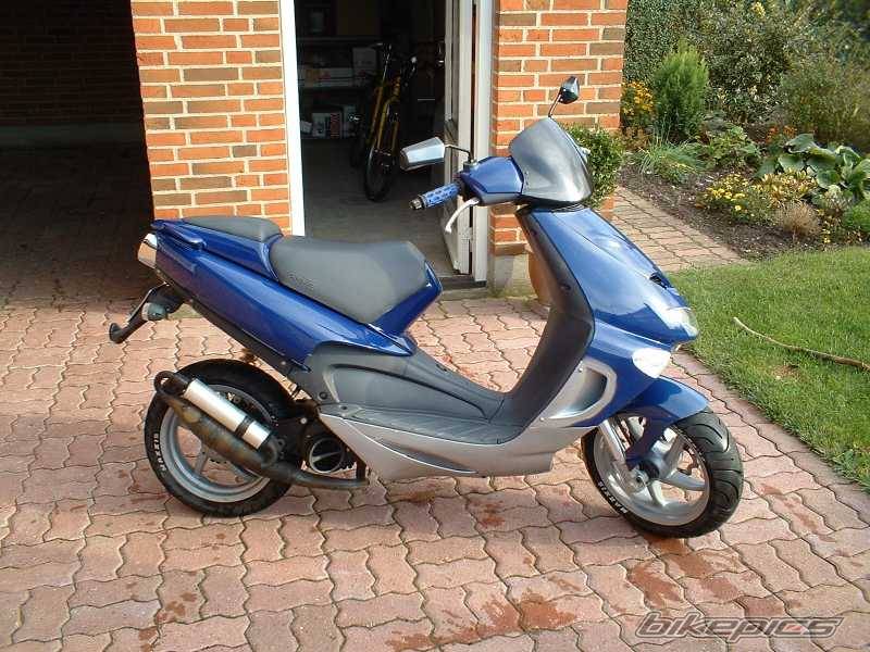 1998 APRILIA SR WWW 50 | Picture 41641 motorcycle photo