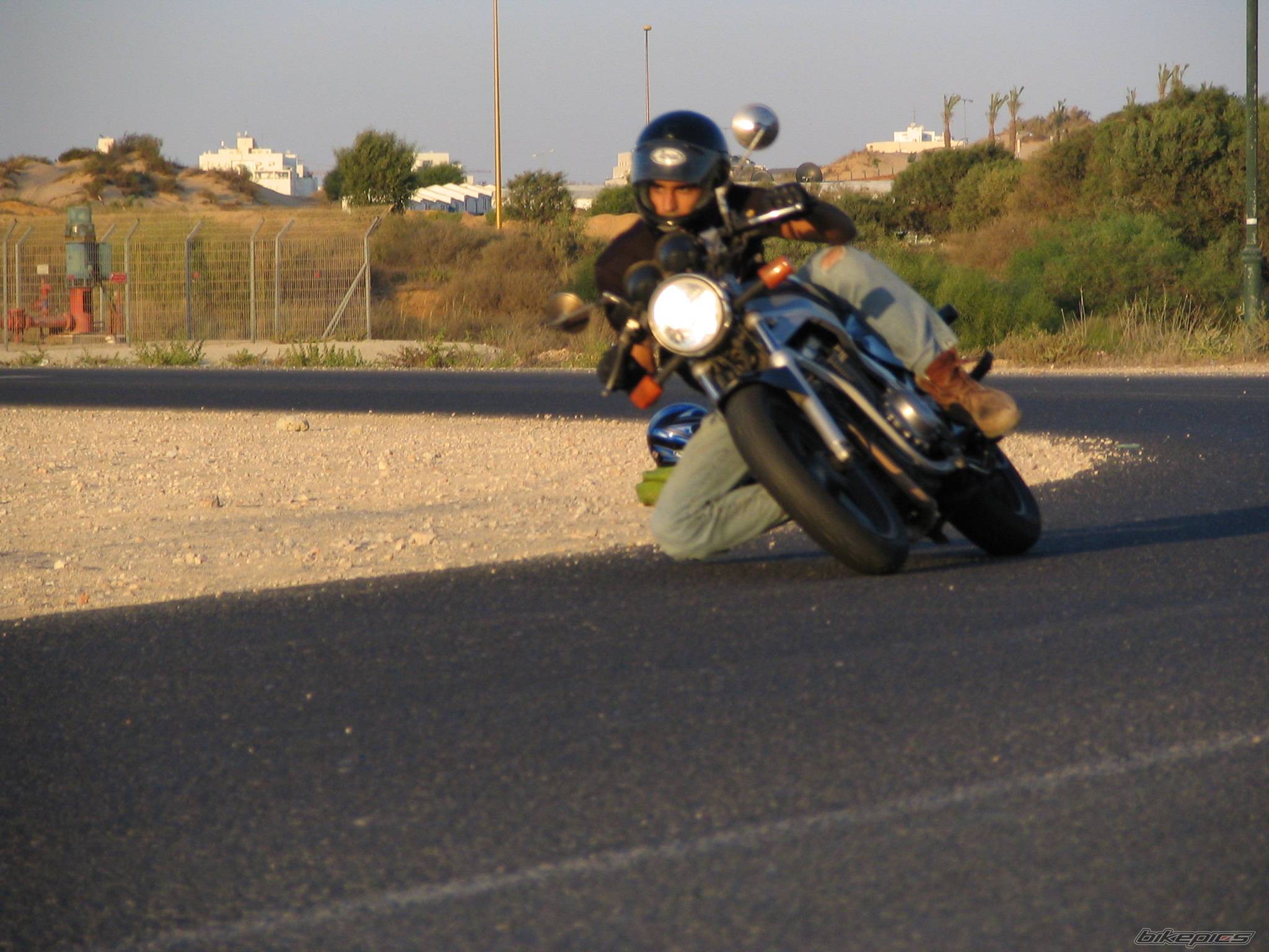 2000 SUZUKI GS 500 | Picture 429620 motorcycle photo