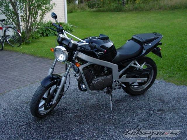 2004 HYOSUNG GT 125 COMET | Picture 430242 motorcycle photo