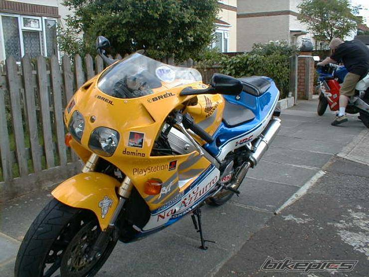 1997 HONDA VFR 400 | Picture 4305 motorcycle photo