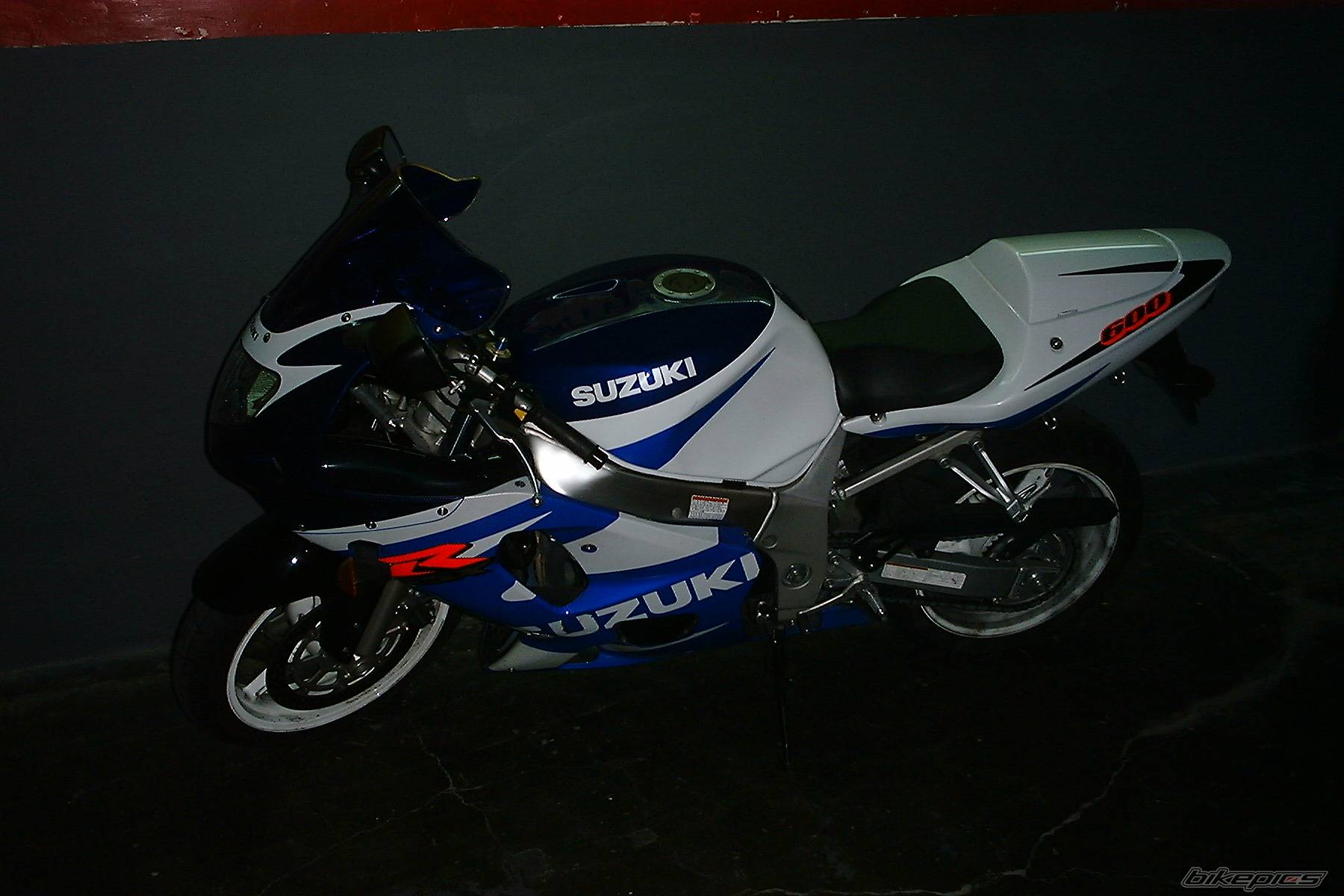 2001 SUZUKI GSX R 600 | Picture 43746 motorcycle photo
